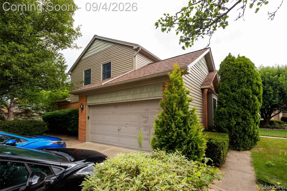 19040 Livery Court Clinton Charter Township, MI 48038