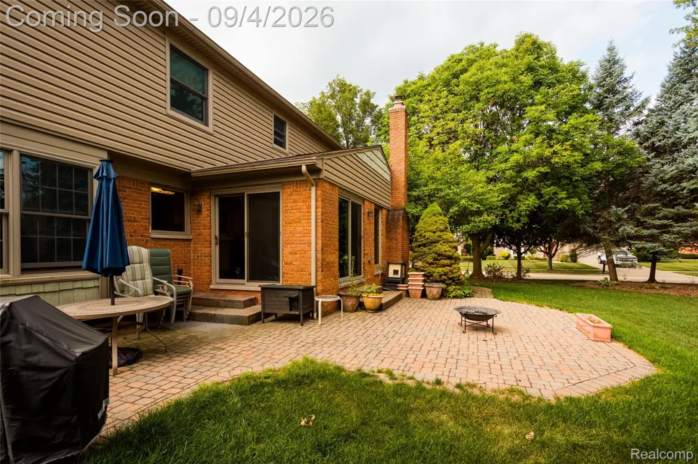 19040 Livery Court Clinton Charter Township, MI 48038