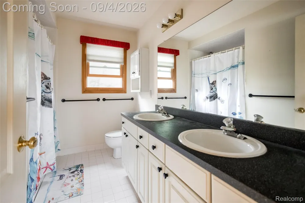 19040 Livery Court Clinton Charter Township, MI 48038
