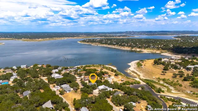 1761 Lakeside W Canyon Lake, TX 78133