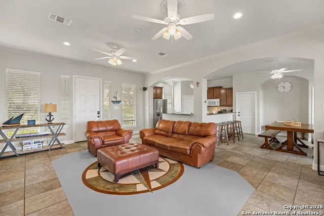 1761 Lakeside W Canyon Lake, TX 78133