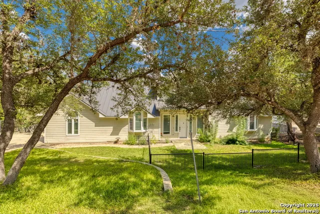 1761 Lakeside W Canyon Lake, TX 78133