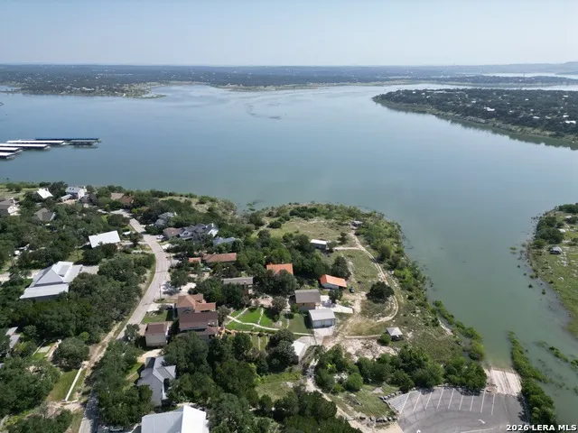 1761 Lakeside W Canyon Lake, TX 78133