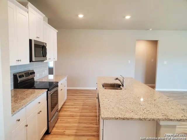 6120 TREADLE New Braunfels, TX 78132
