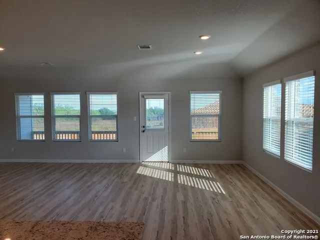 6120 TREADLE New Braunfels, TX 78132