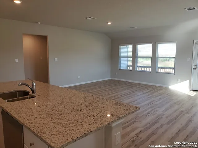 6120 TREADLE New Braunfels, TX 78132