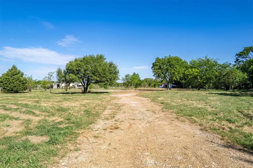 15826 County Road 2501 Eustace, TX 75124