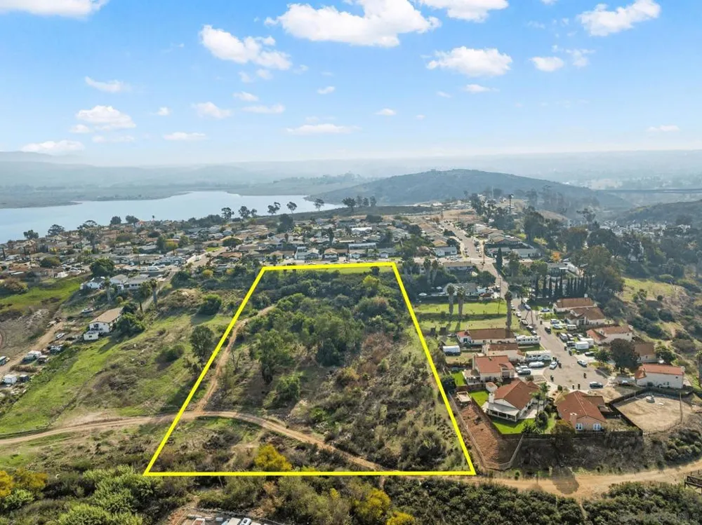 8840 Leigh Ave Spring Valley, CA 91977