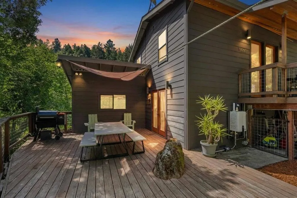 19060 Laurel Drive Los Gatos, CA 95033