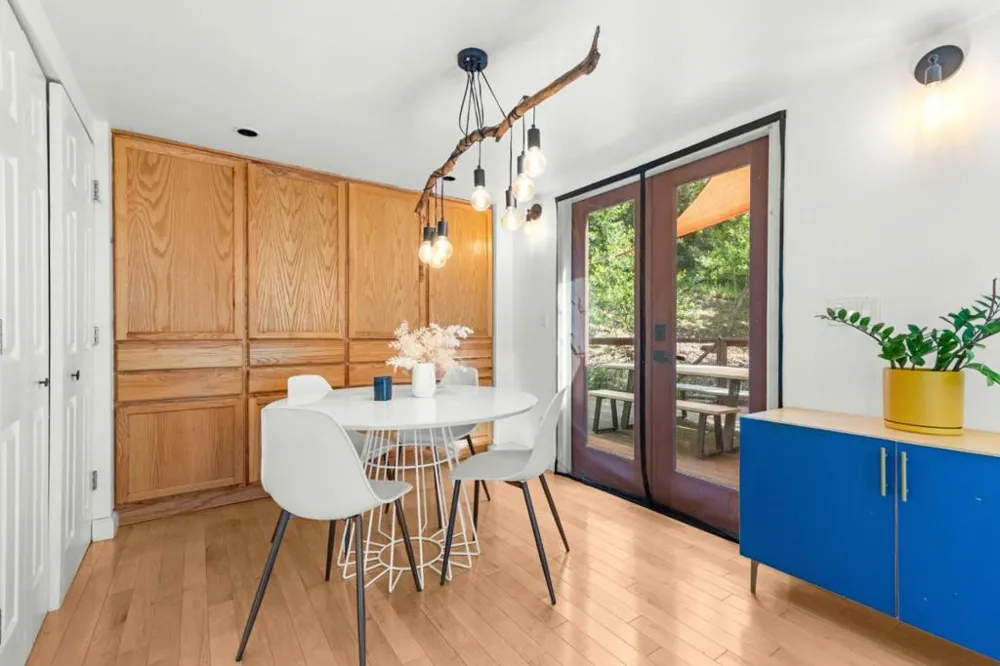 19060 Laurel Drive Los Gatos, CA 95033