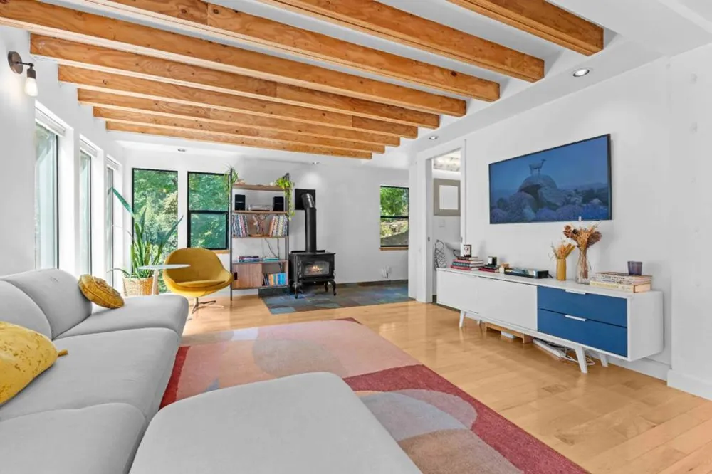 19060 Laurel Drive Los Gatos, CA 95033