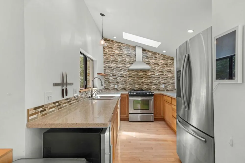 19060 Laurel Drive Los Gatos, CA 95033