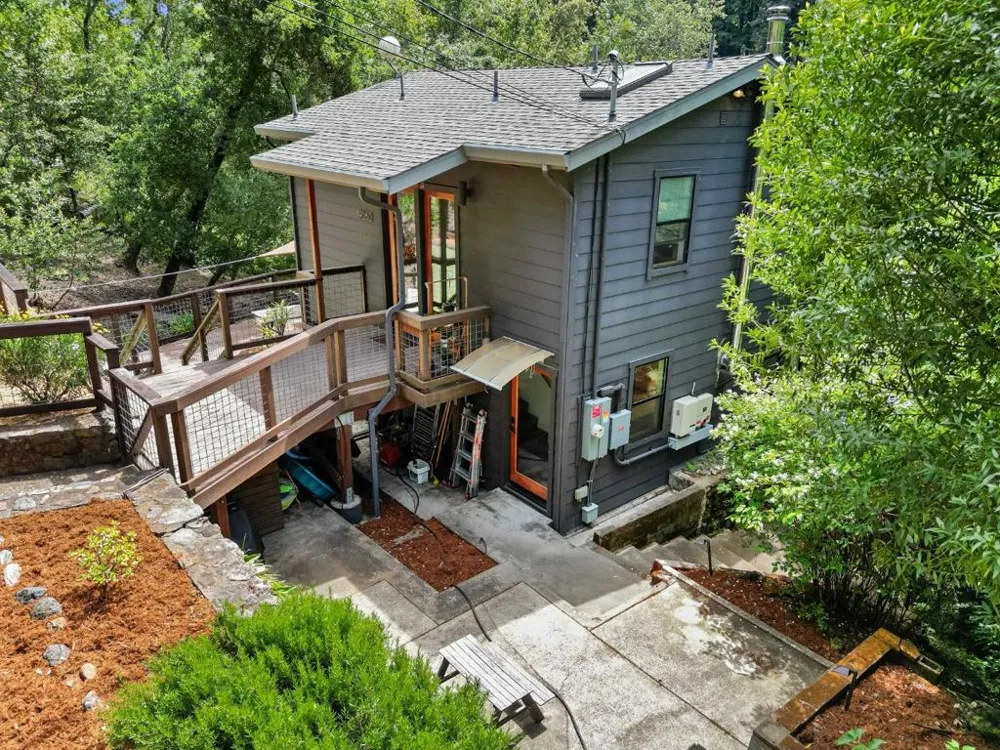 19060 Laurel Drive Los Gatos, CA 95033