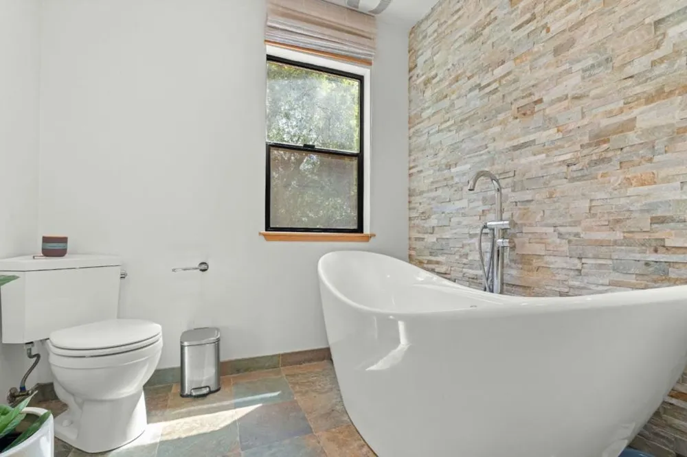 19060 Laurel Drive Los Gatos, CA 95033