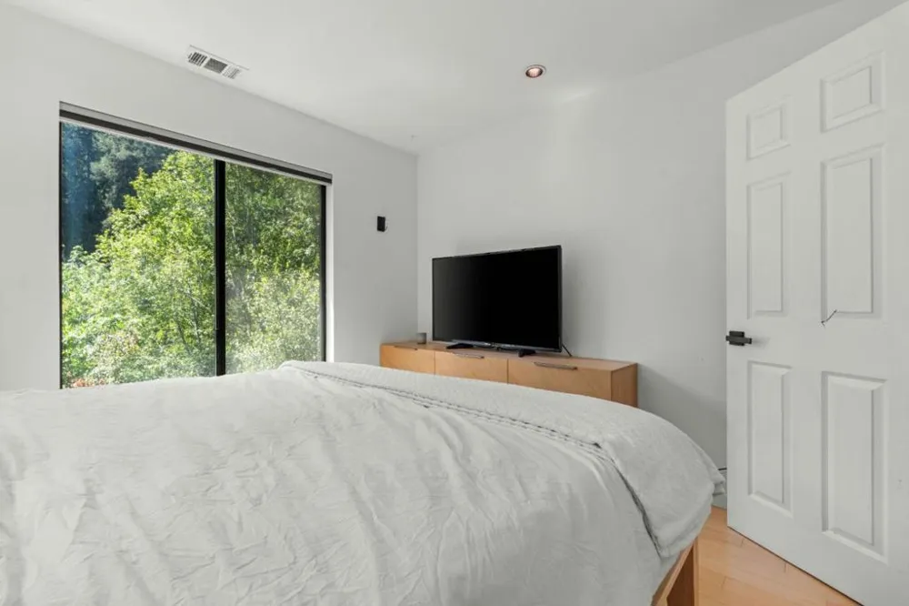 19060 Laurel Drive Los Gatos, CA 95033