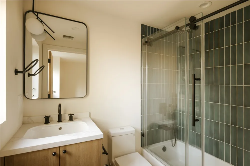 1247 Seward Street Los Angeles, CA 90038