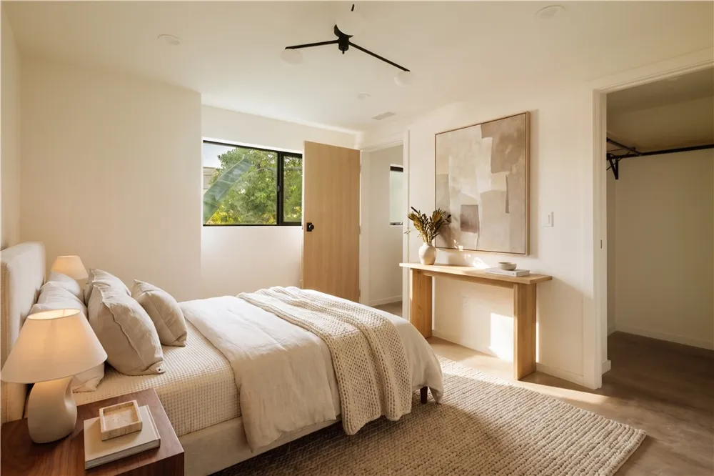 1247 Seward Street Los Angeles, CA 90038
