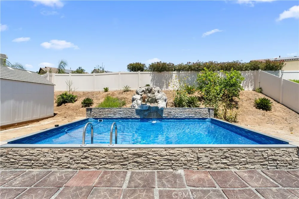 1572 Triton Beaumont, CA 92223