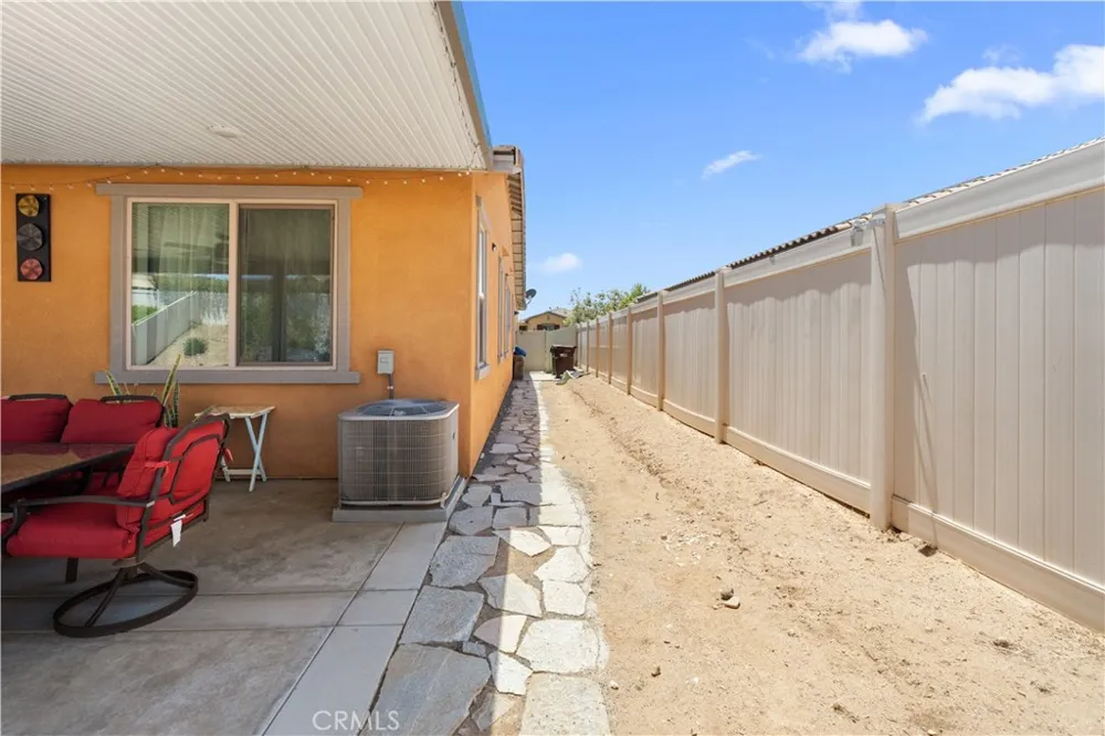 1572 Triton Beaumont, CA 92223