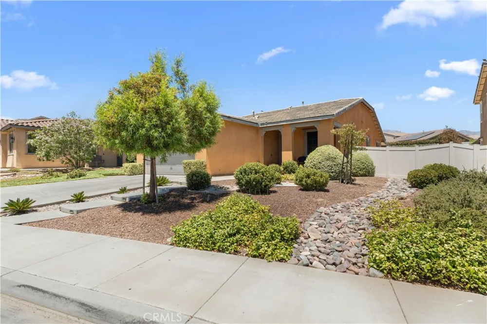 1572 Triton Beaumont, CA 92223
