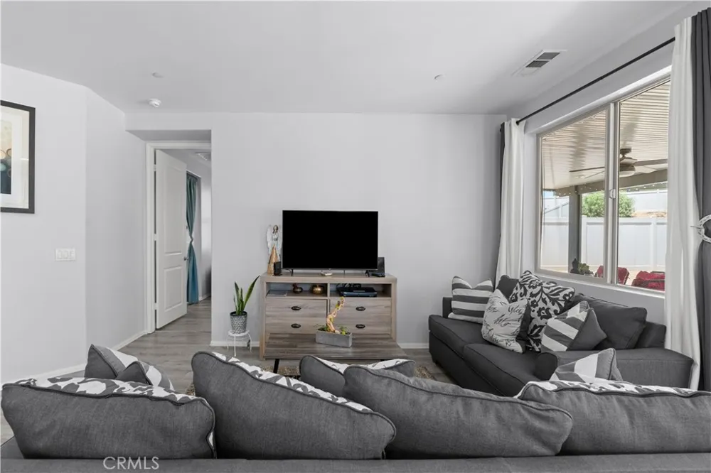 1572 Triton Beaumont, CA 92223
