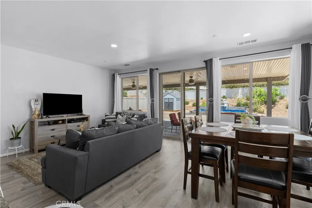 1572 Triton Beaumont, CA 92223