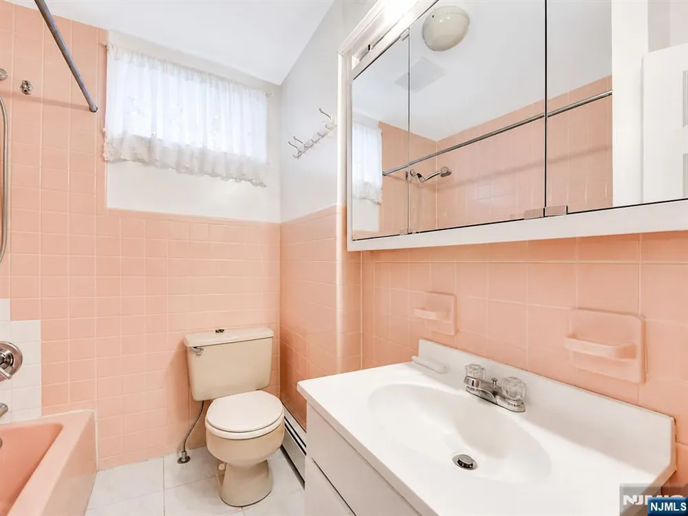 60 Morrissee Avenue 1 Wallington, NJ 07057