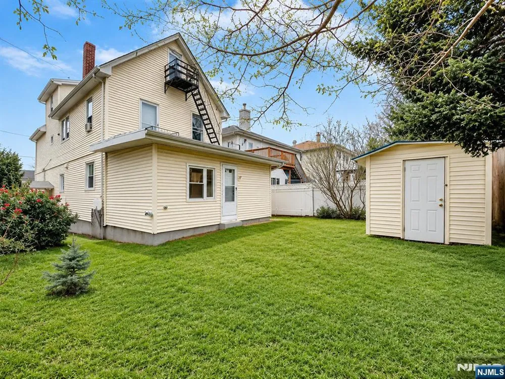 60 Morrissee Avenue 1 Wallington, NJ 07057