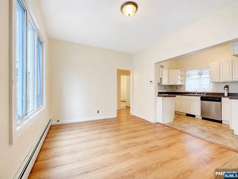 60 Morrissee Avenue 1 Wallington, NJ 07057