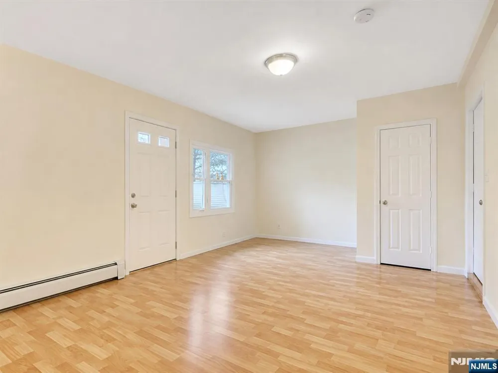60 Morrissee Avenue 1 Wallington, NJ 07057