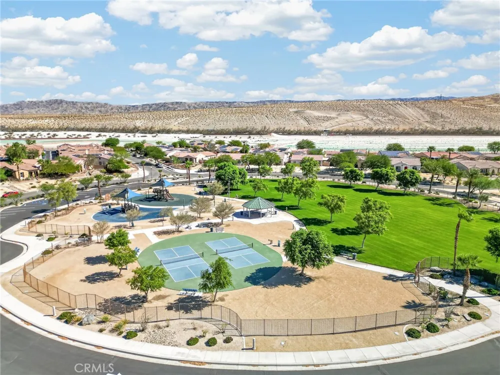 67363 Rio Oso Rd Cathedral City, CA 92234