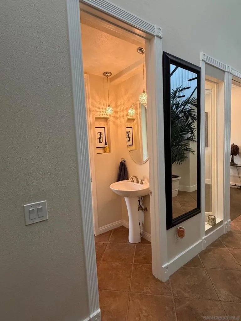 3703 Mandolin Ave Simi Valley, CA 93063