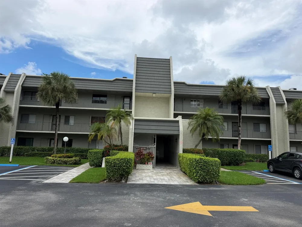 4120 Tivoli Court #208 Lake Worth, FL 33467