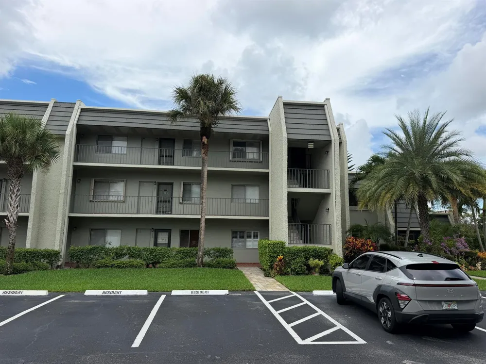 4120 Tivoli Court #208 Lake Worth, FL 33467