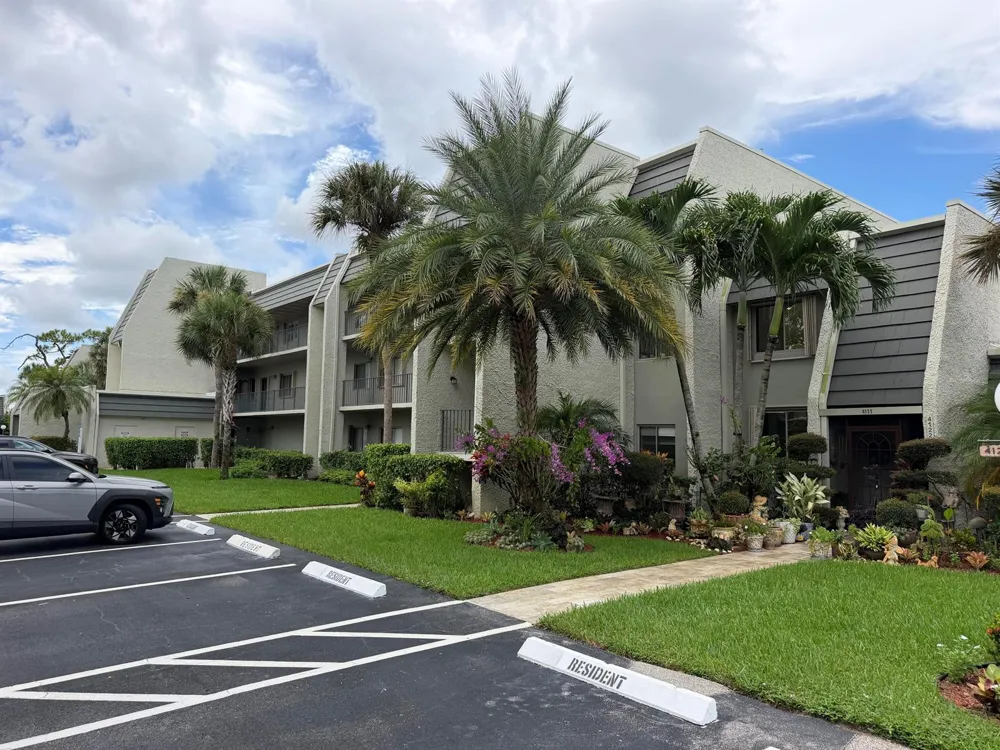 4120 Tivoli Court #208 Lake Worth, FL 33467
