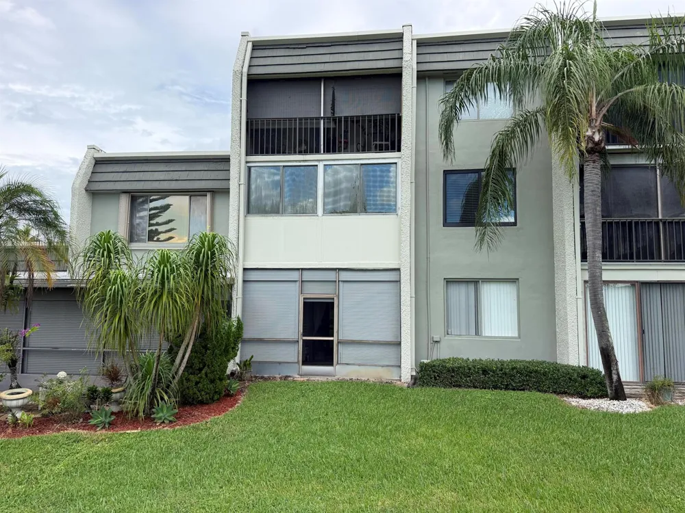4120 Tivoli Court #208 Lake Worth, FL 33467