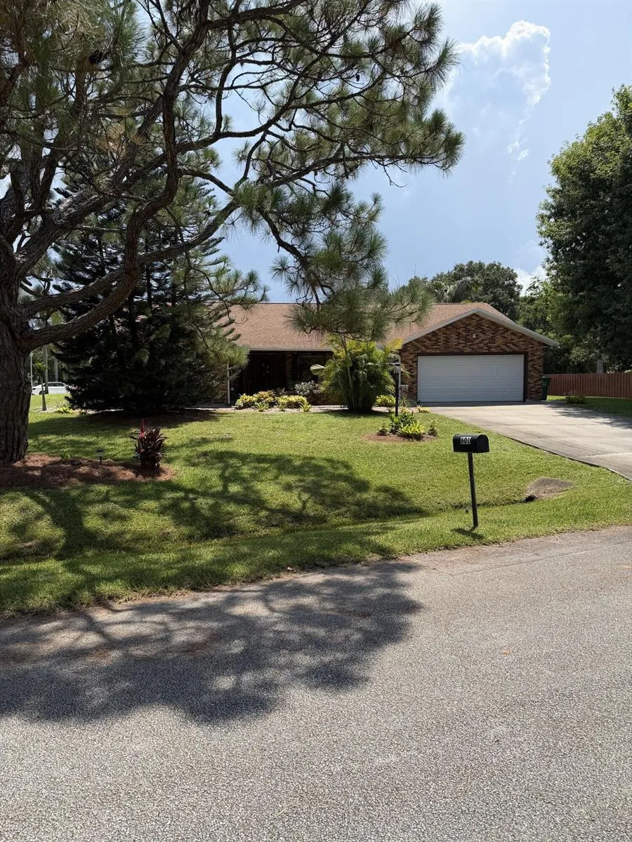 601 Strait Avenue Sebastian, FL 32958