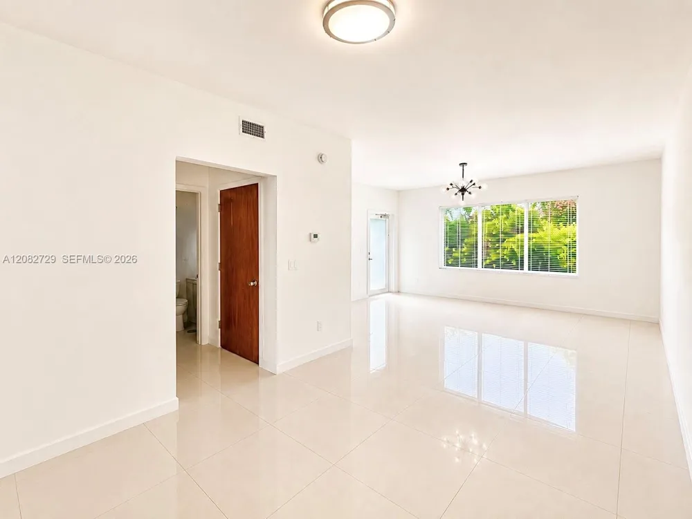 1027 94th St #7 Bay Harbor Islands, FL 33154