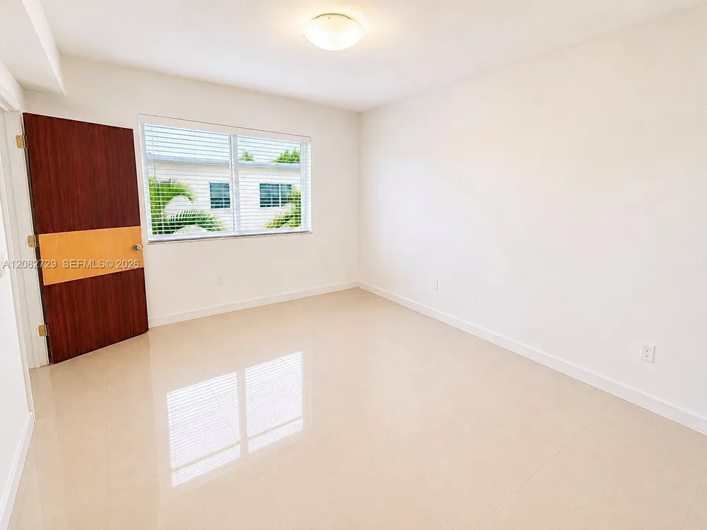 1027 94th St #7 Bay Harbor Islands, FL 33154