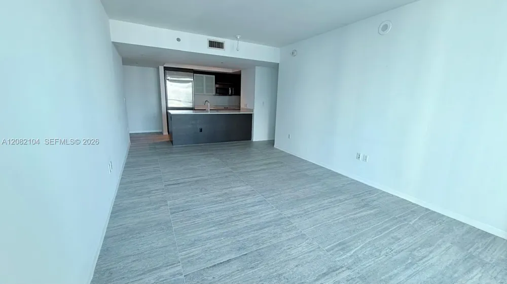 500 Brickell Ave #3003 Miami, FL 33131