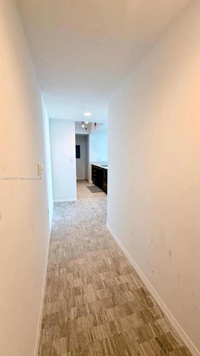 500 Brickell Ave #3003 Miami, FL 33131