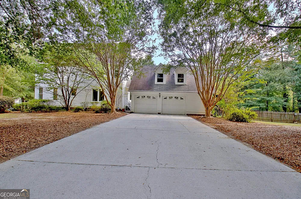 150 Mackenzie LN Fayetteville, GA 30214