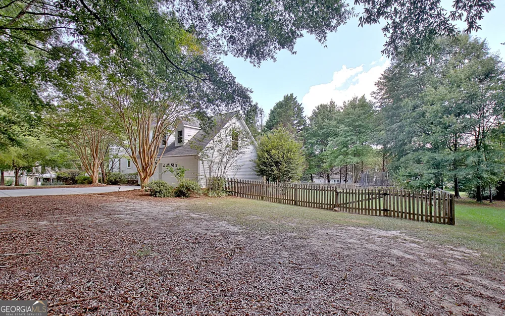150 Mackenzie LN Fayetteville, GA 30214