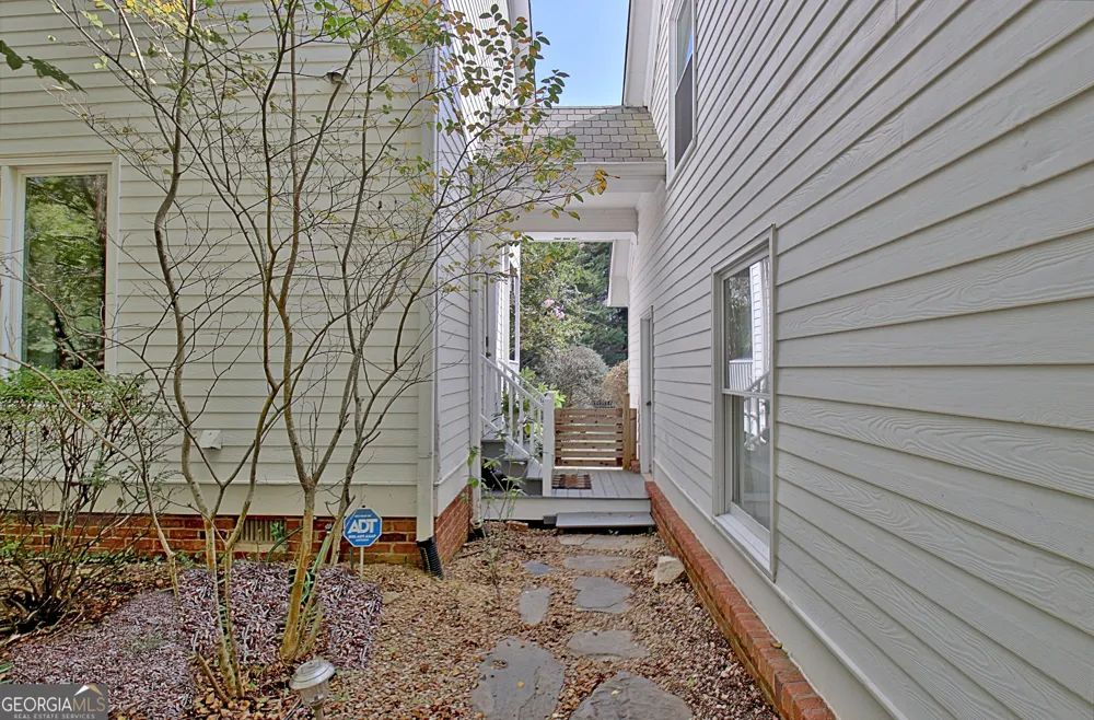 150 Mackenzie LN Fayetteville, GA 30214