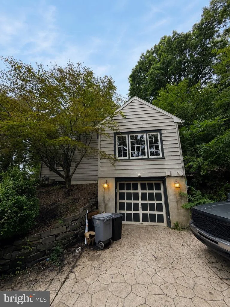 608 HIGHLAND TERRACE Williamsport, PA 17701