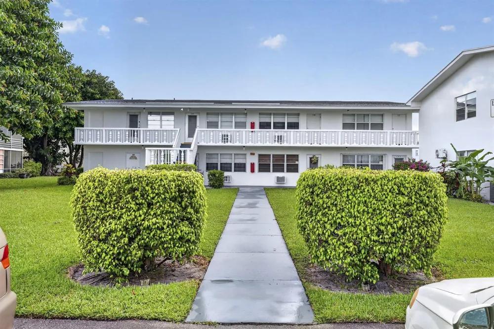 104 E EASTHAMPTON E #1 West Palm Beach, FL 33417