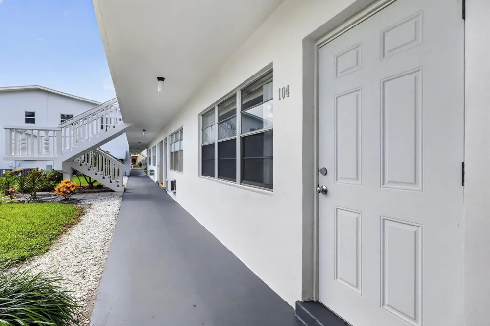 104 E EASTHAMPTON E #1 West Palm Beach, FL 33417