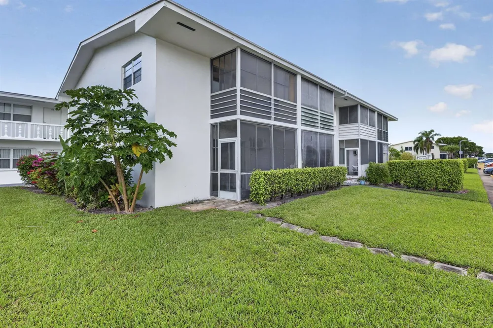 104 E EASTHAMPTON E #1 West Palm Beach, FL 33417