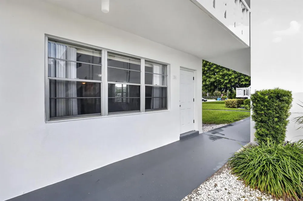 104 E EASTHAMPTON E #1 West Palm Beach, FL 33417