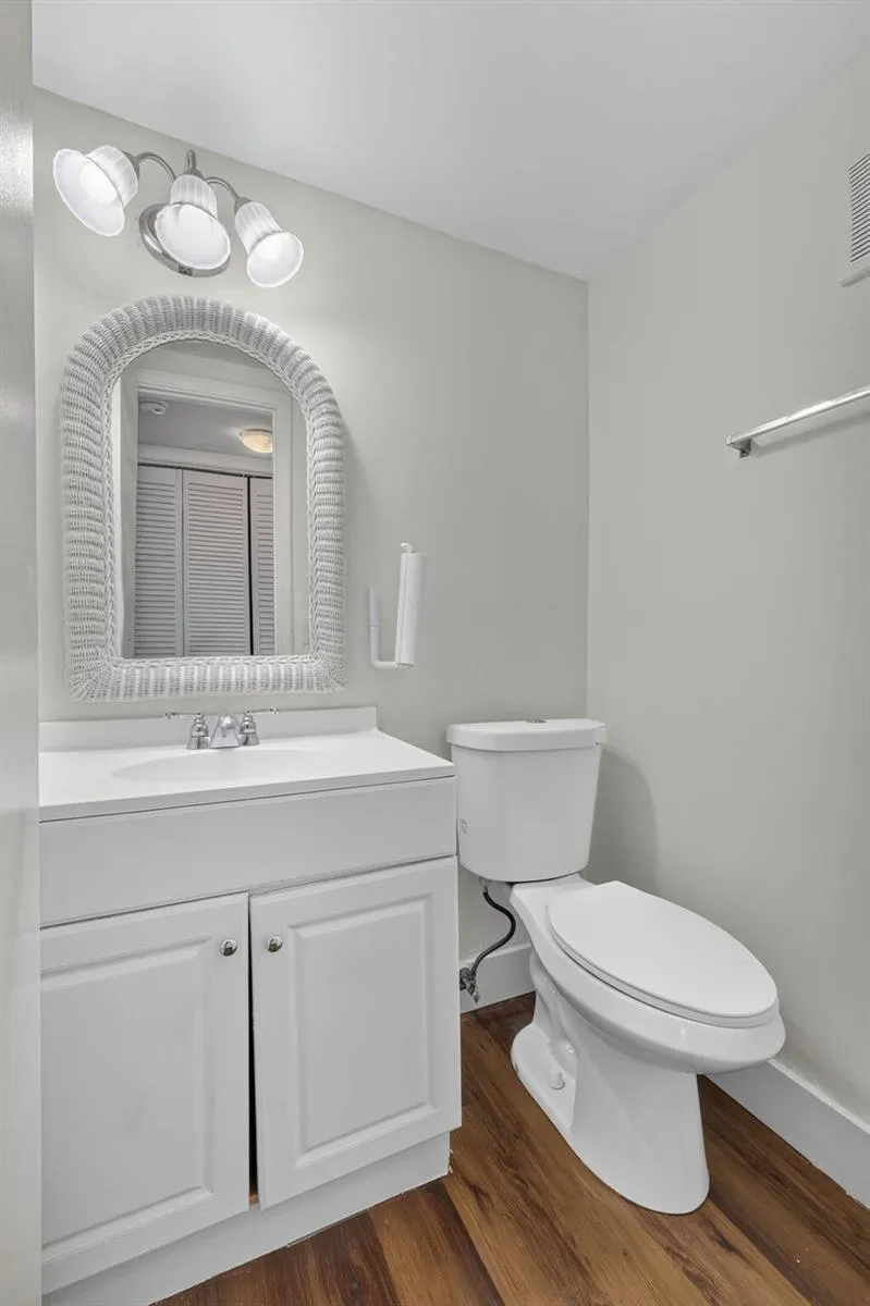 104 E EASTHAMPTON E #1 West Palm Beach, FL 33417